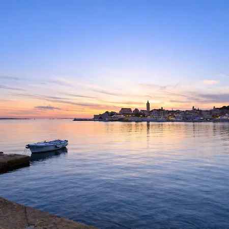 Cop Apartment Banjol