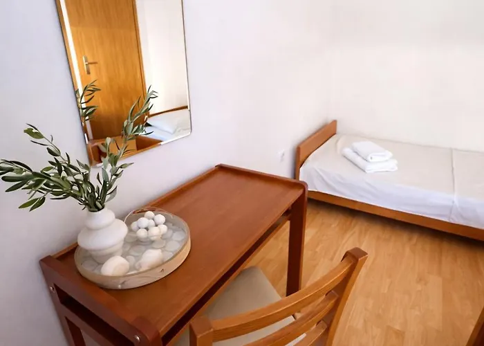 Apartment Cop Banjol