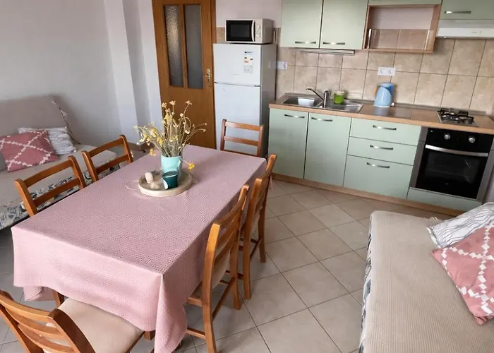 Cop Apartment Banjol